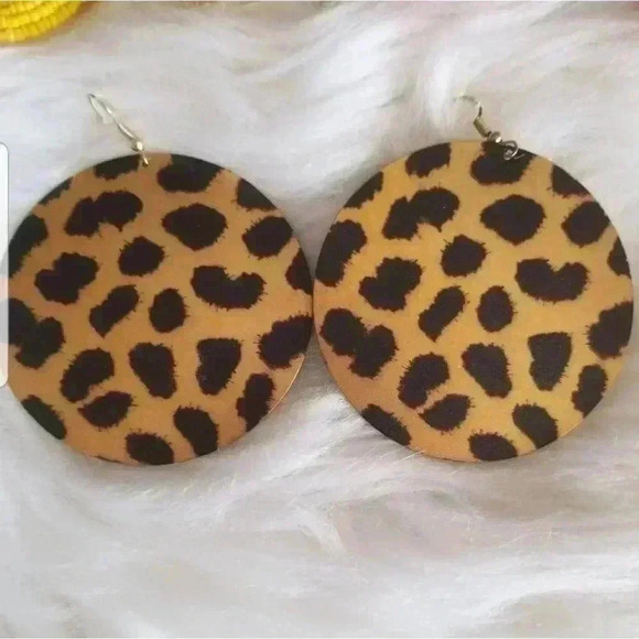 Charmin Charlie Earrings - Picture 5 of 5